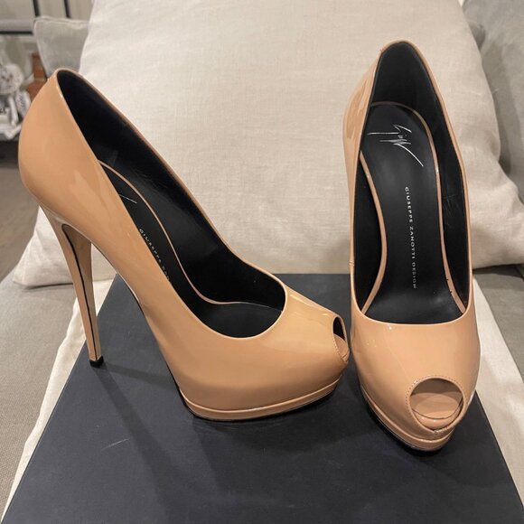 Giuseppe Zanotti Women's Tan Pumps - Picture 1 of 6